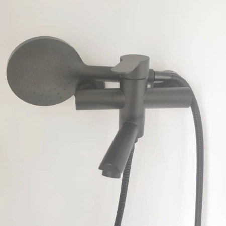 Смеситель для ванны однорычажный Pursh короткий излив чёрный нержавейка Pursh (арт. R33303E)